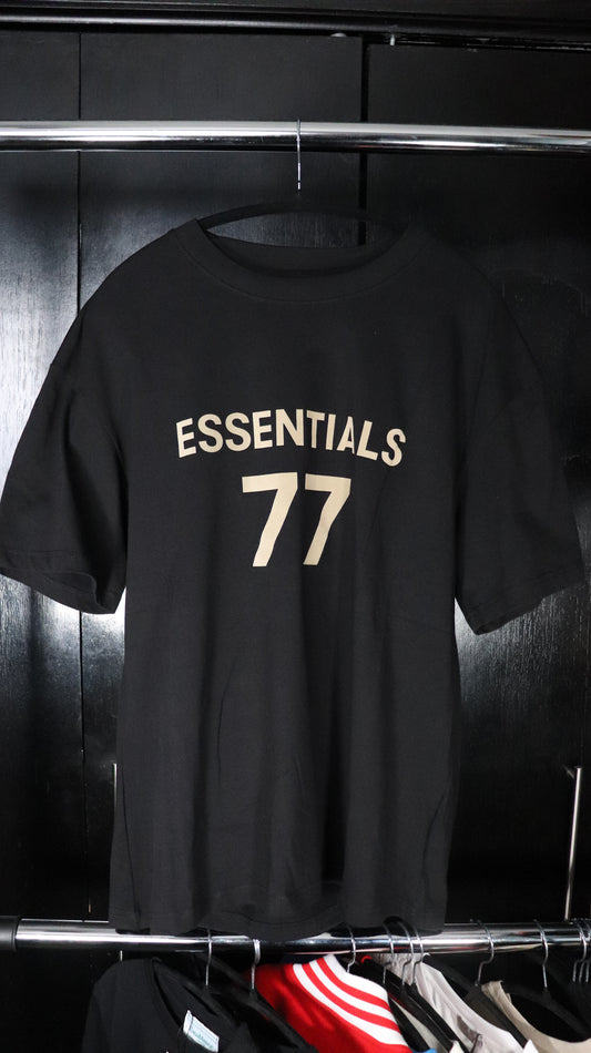 Playera Essentials Negra 77